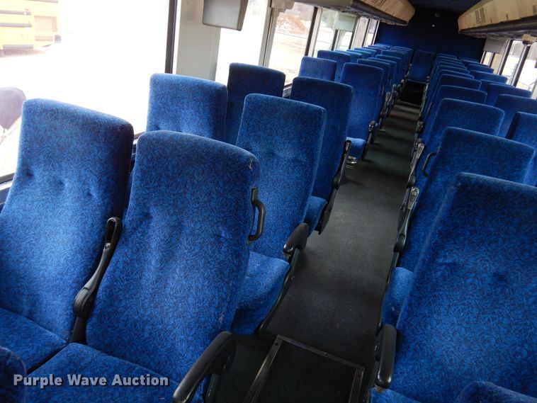 image for item DK4358 2003 MCI D4500  coach bus