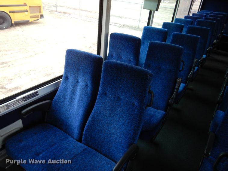 image for item DK4358 2003 MCI D4500  coach bus