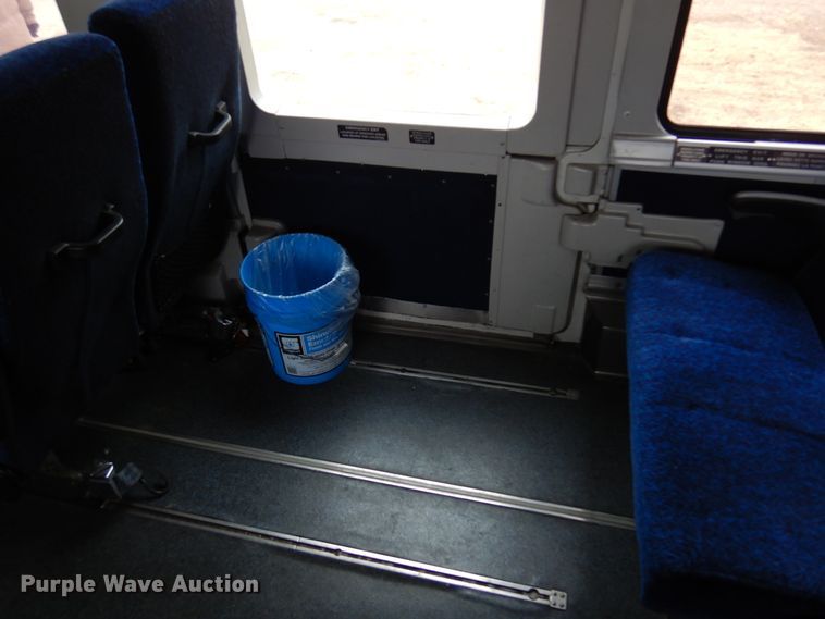 image for item DK4358 2003 MCI D4500  coach bus