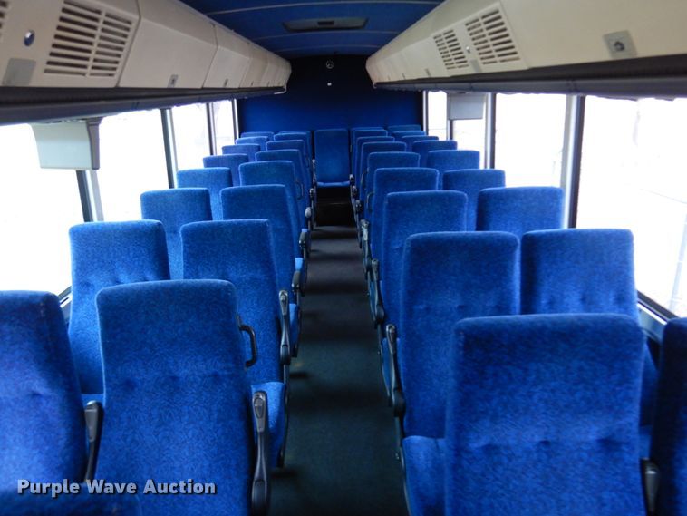 image for item DK4358 2003 MCI D4500  coach bus