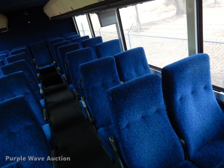 image for item DK4358 2003 MCI D4500  coach bus