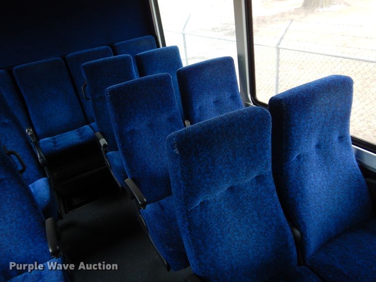 image for item DK4358 2003 MCI D4500  coach bus