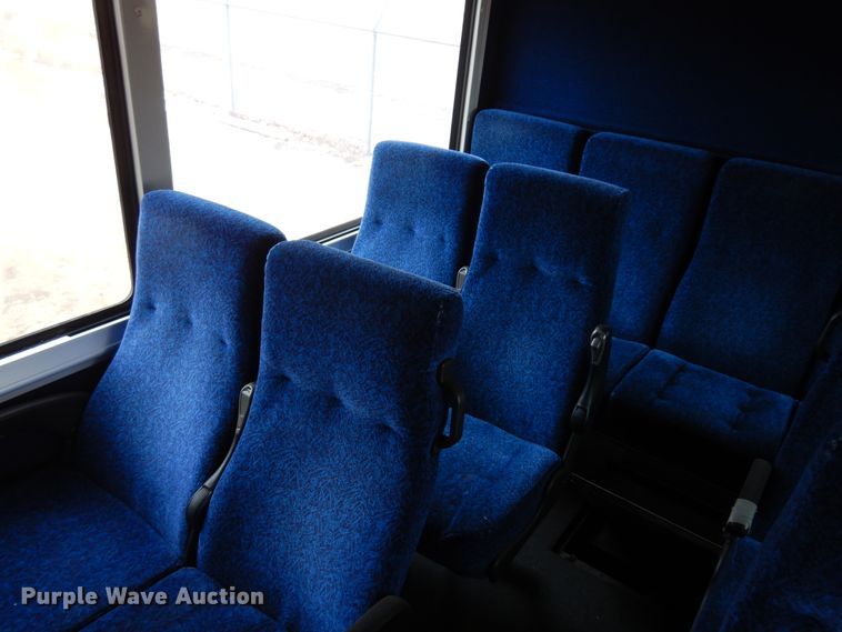 image for item DK4358 2003 MCI D4500  coach bus