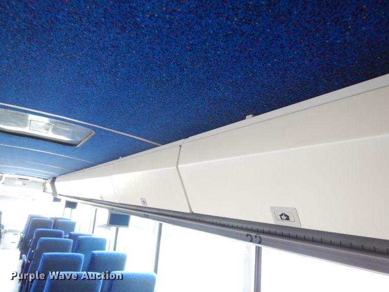 image for item DK4358 2003 MCI D4500  coach bus