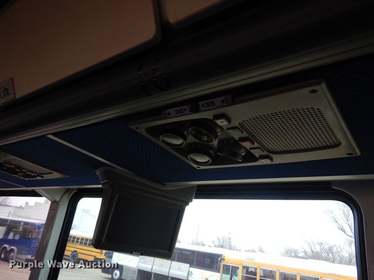 image for item DK4358 2003 MCI D4500  coach bus