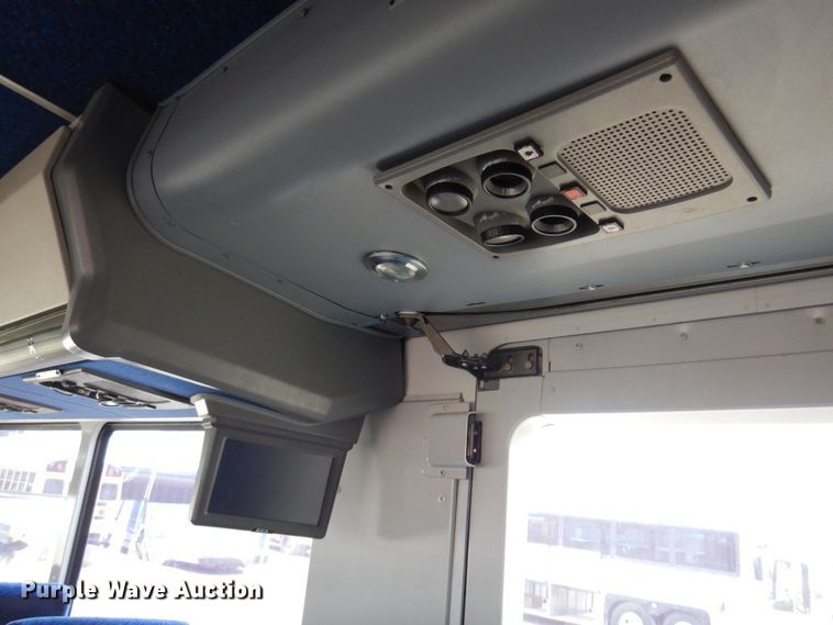 image for item DK4358 2003 MCI D4500  coach bus