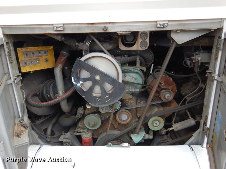 image for item DK4358 2003 MCI D4500  coach bus