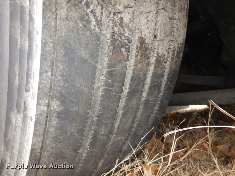 image for item DK4358 2003 MCI D4500  coach bus