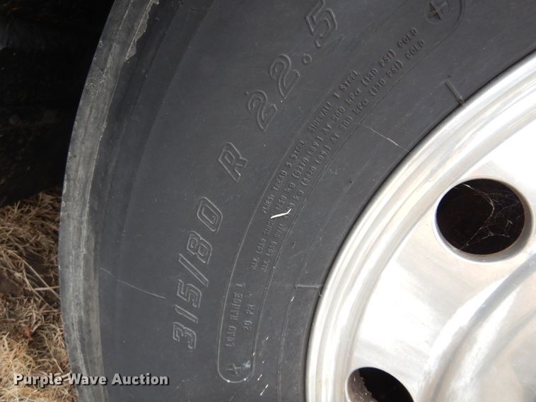 image for item DK4358 2003 MCI D4500  coach bus