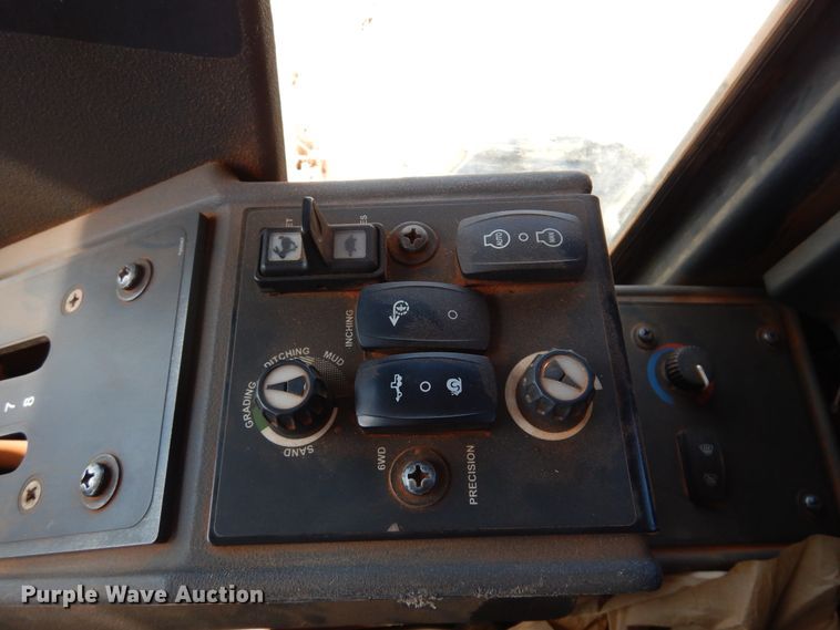 image for item DK4373 2012 John Deere 672G  motor grader