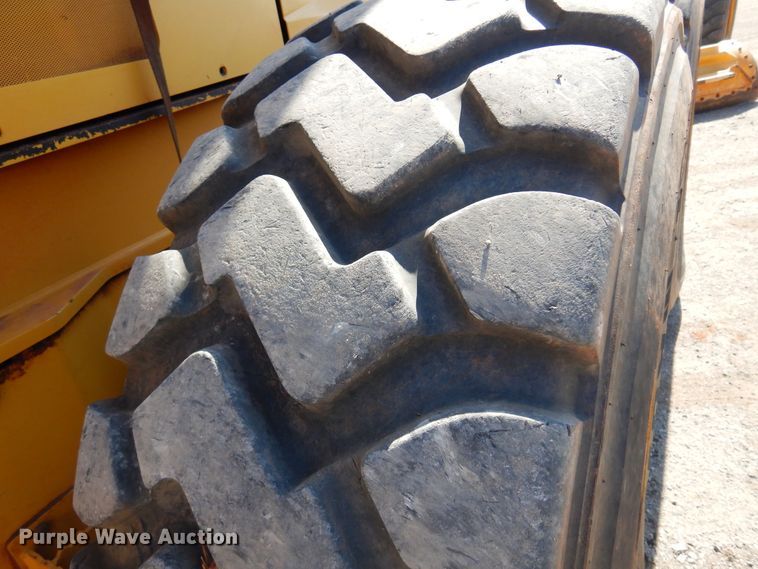 image for item DK4373 2012 John Deere 672G  motor grader