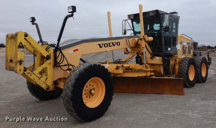 image for item DK4427 2002 Volvo G720  motor grader