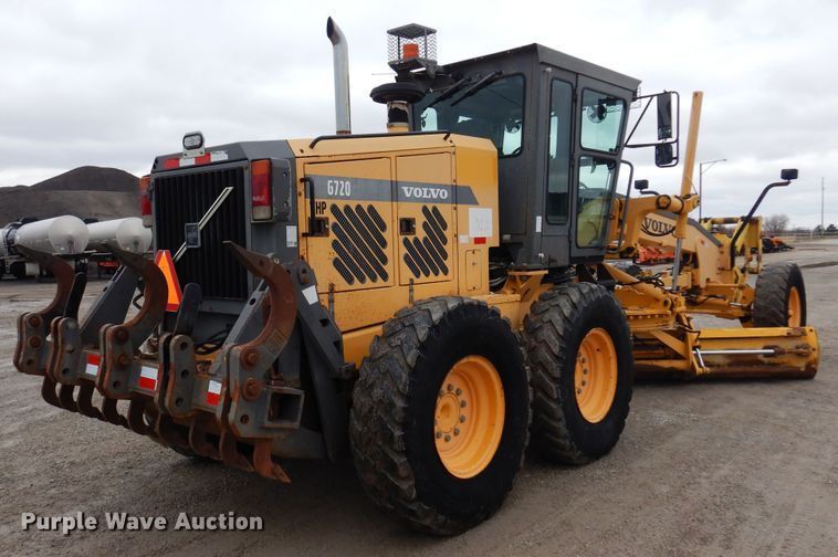 image for item DK4427 2002 Volvo G720  motor grader