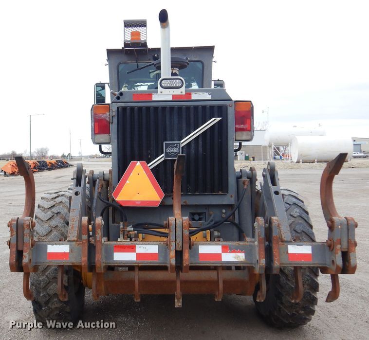 image for item DK4427 2002 Volvo G720  motor grader