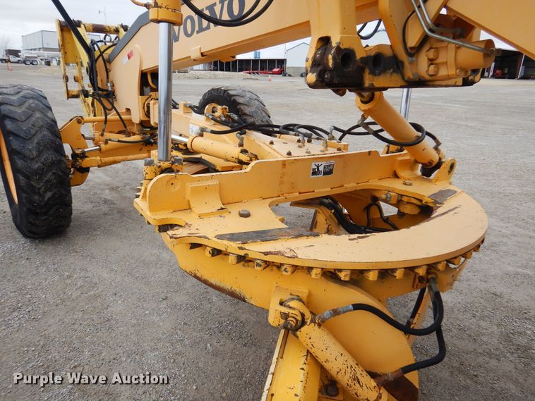 image for item DK4427 2002 Volvo G720  motor grader