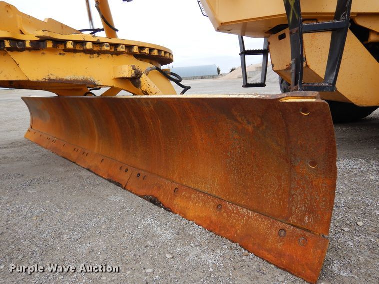 image for item DK4427 2002 Volvo G720  motor grader