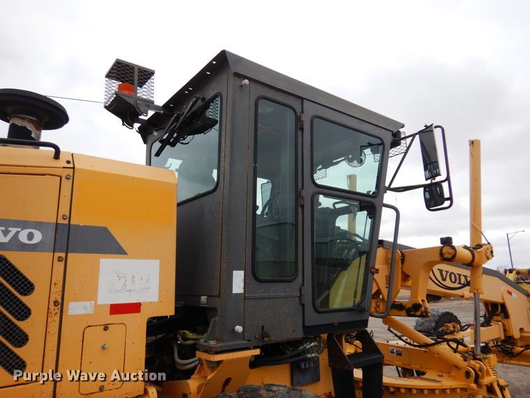 image for item DK4427 2002 Volvo G720  motor grader