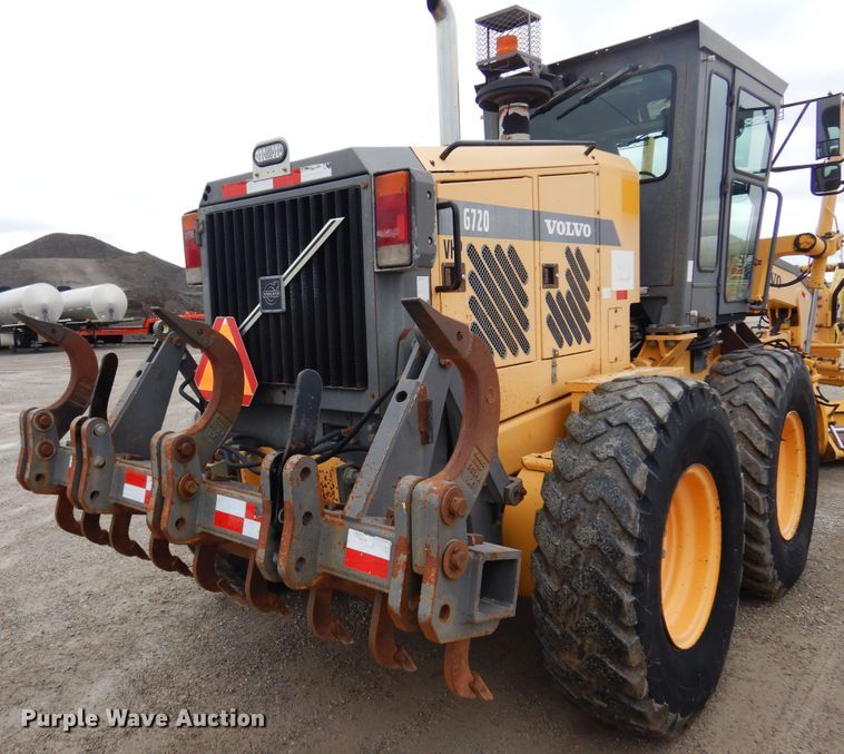 image for item DK4427 2002 Volvo G720  motor grader