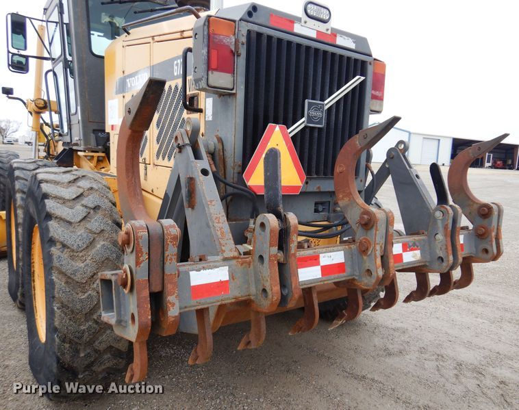 image for item DK4427 2002 Volvo G720  motor grader