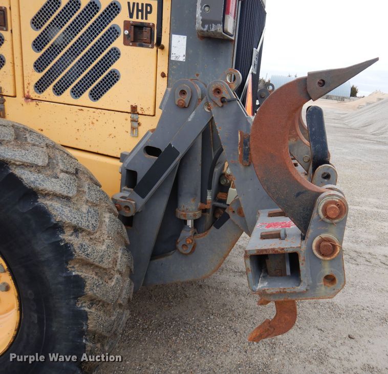 image for item DK4427 2002 Volvo G720  motor grader