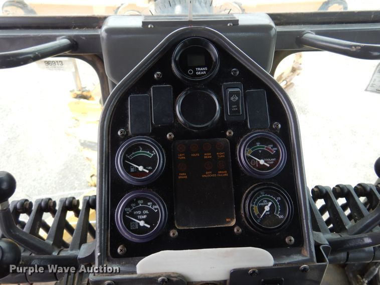 image for item DK4427 2002 Volvo G720  motor grader