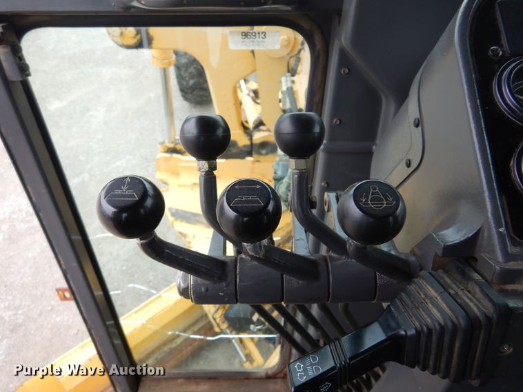 image for item DK4427 2002 Volvo G720  motor grader