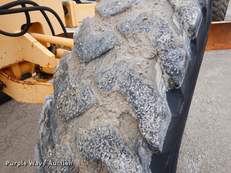 image for item DK4427 2002 Volvo G720  motor grader