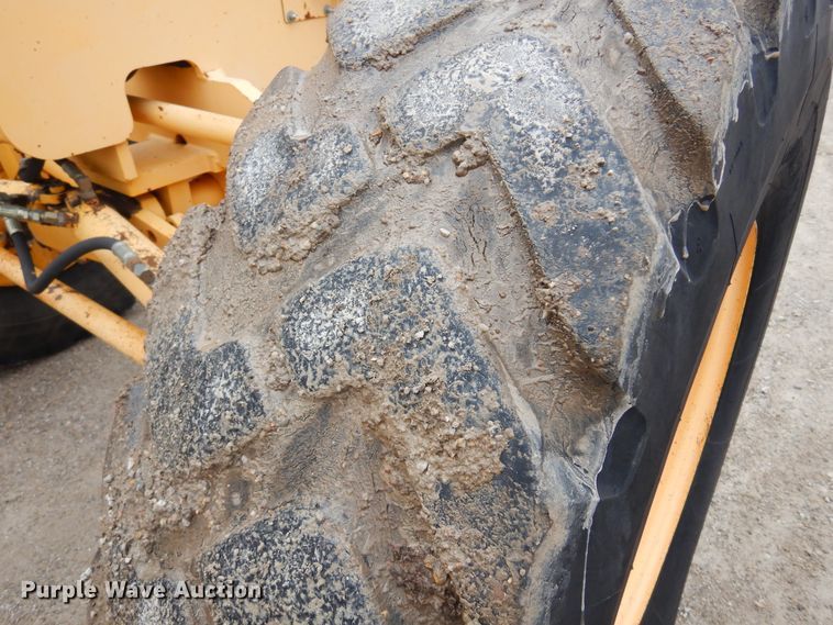 image for item DK4427 2002 Volvo G720  motor grader