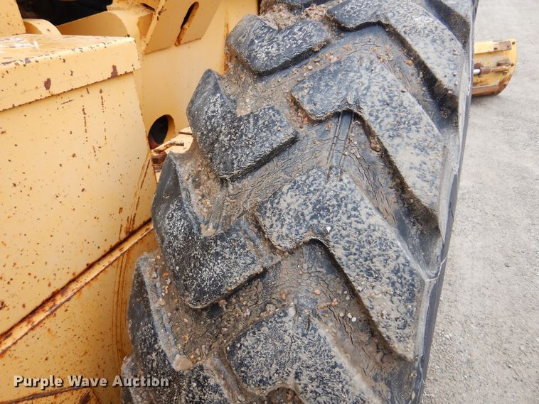 image for item DK4427 2002 Volvo G720  motor grader