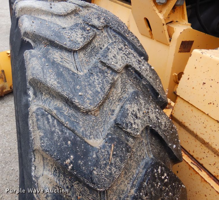 image for item DK4427 2002 Volvo G720  motor grader