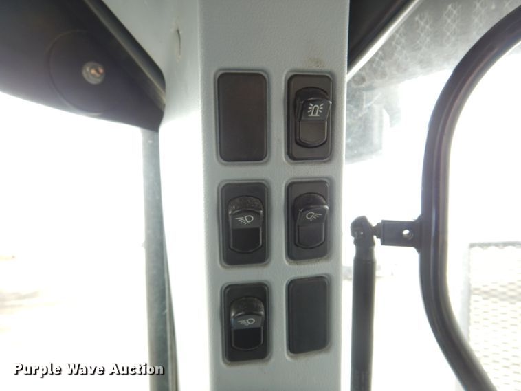 image for item DK4428 2009 New Holland T6030  MFWD tractor