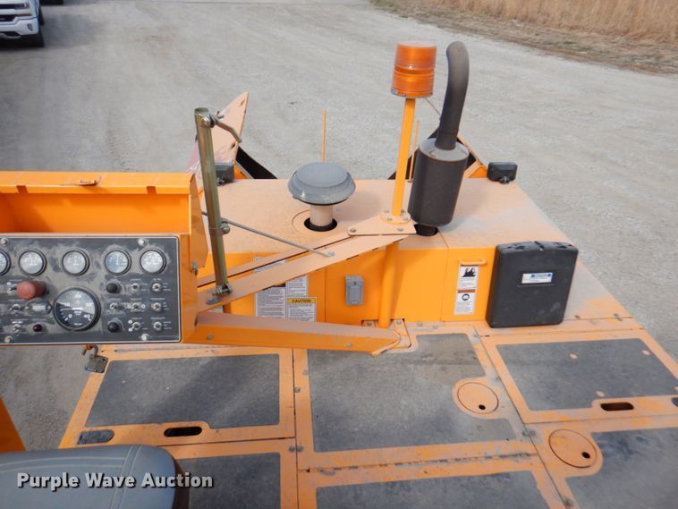 image for item DM6056 2013 Blaw-Knox PF1510  paver