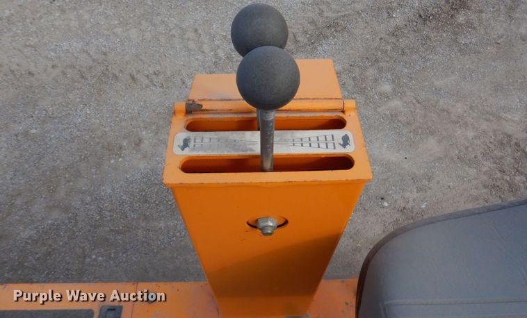 image for item DM6056 2013 Blaw-Knox PF1510  paver