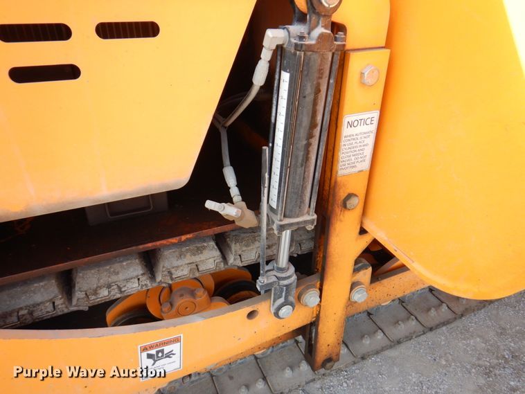 image for item DM6056 2013 Blaw-Knox PF1510  paver