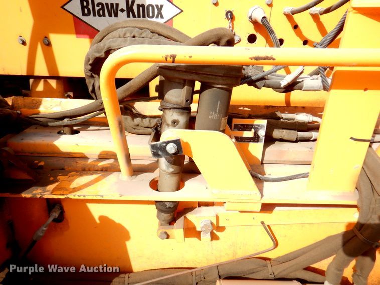 image for item DM6056 2013 Blaw-Knox PF1510  paver