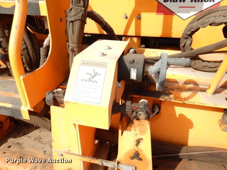 image for item DM6056 2013 Blaw-Knox PF1510  paver