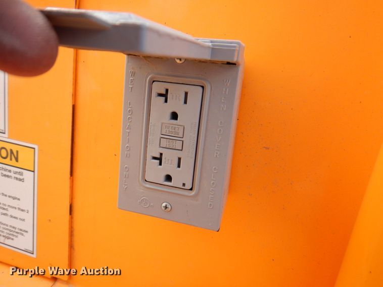 image for item DM6056 2013 Blaw-Knox PF1510  paver