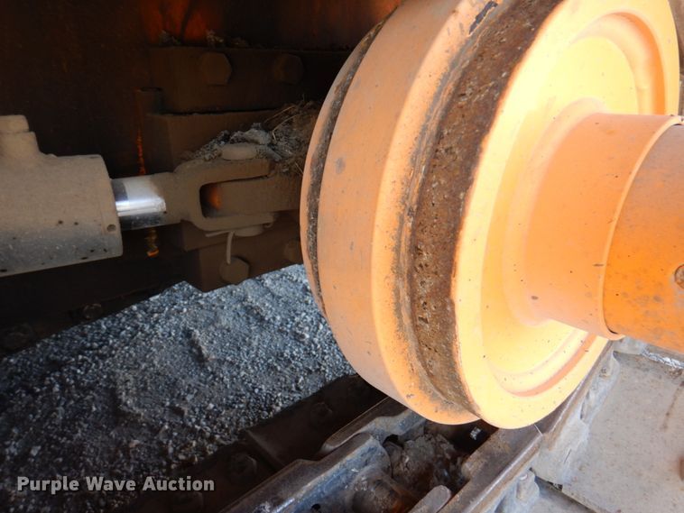 image for item DM6056 2013 Blaw-Knox PF1510  paver