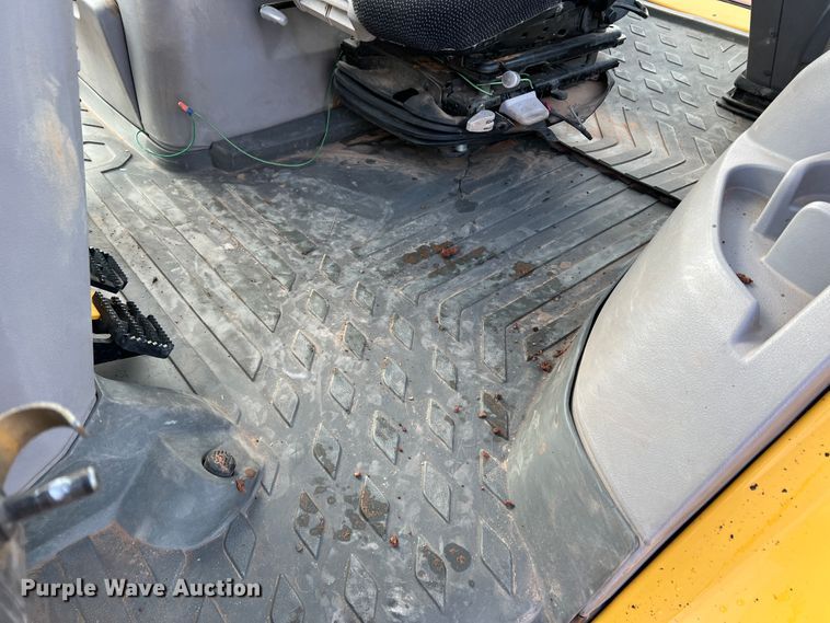 image for item DM8416 2012 Volvo BL70B  backhoe