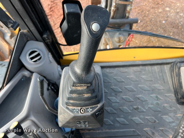 image for item DM8416 2012 Volvo BL70B  backhoe