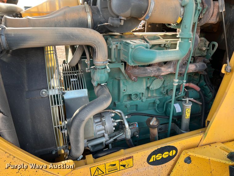 image for item DM8416 2012 Volvo BL70B  backhoe