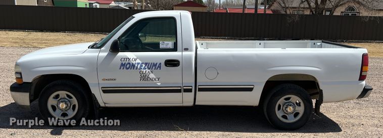 image for item DM8433 2000 Chevrolet Silverado 1500  pickup truck