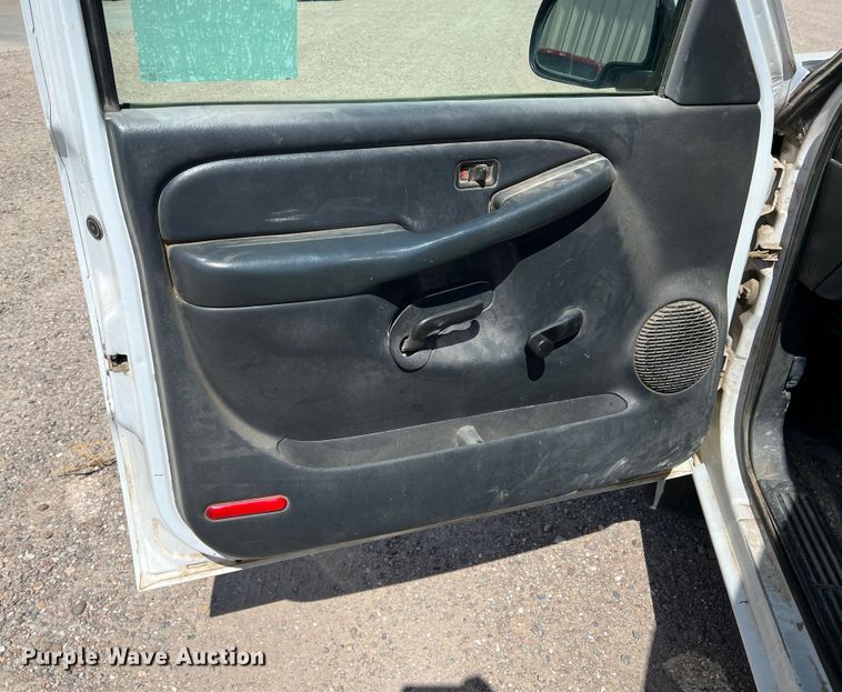 image for item DM8433 2000 Chevrolet Silverado 1500  pickup truck