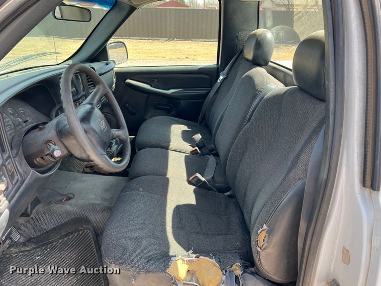 image for item DM8433 2000 Chevrolet Silverado 1500  pickup truck