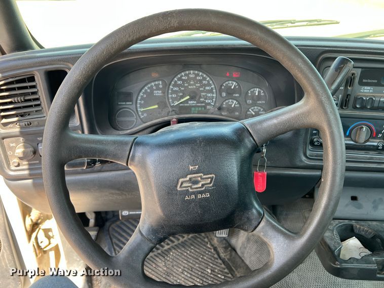 image for item DM8433 2000 Chevrolet Silverado 1500  pickup truck