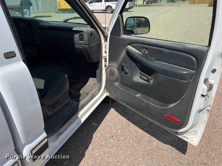 image for item DM8433 2000 Chevrolet Silverado 1500  pickup truck