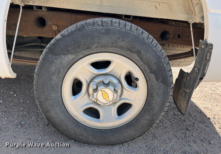 image for item DM8433 2000 Chevrolet Silverado 1500  pickup truck