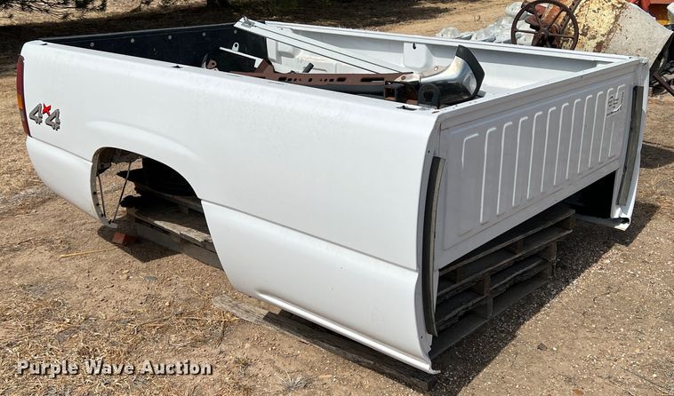 image for item DM8436 2006 GMC pickup truck bed