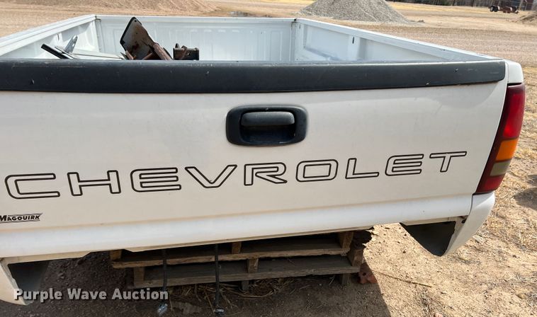 image for item DM8436 2006 GMC pickup truck bed