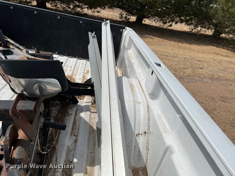 image for item DM8436 2006 GMC pickup truck bed